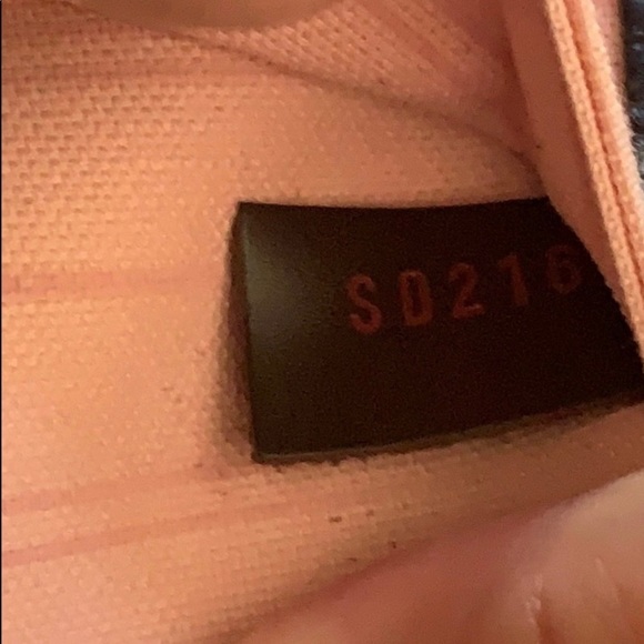 Louis Vuitton Neverfull MM - Picture 7 of 8